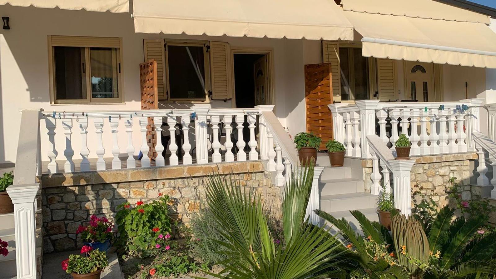 Andi Hotel Zverneci